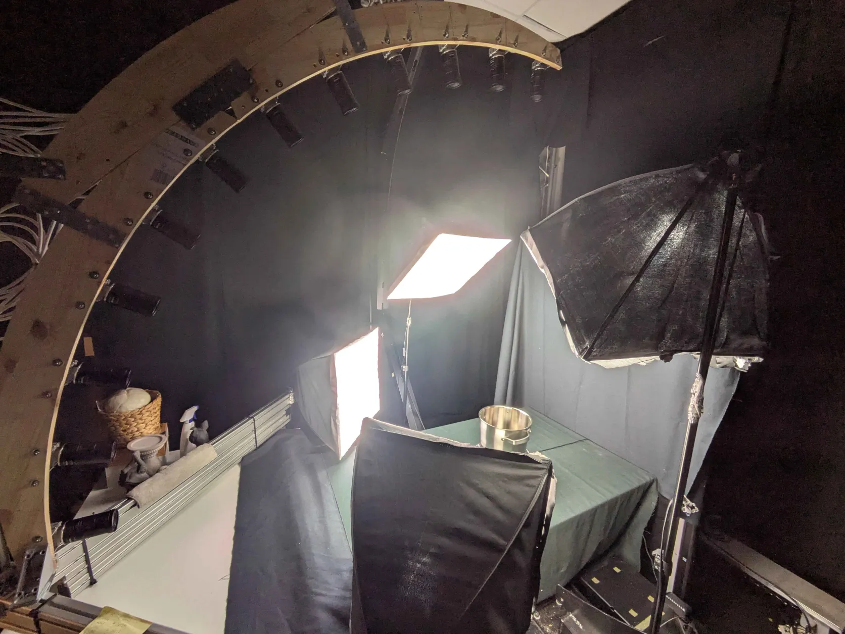 12-camera capture rig setup